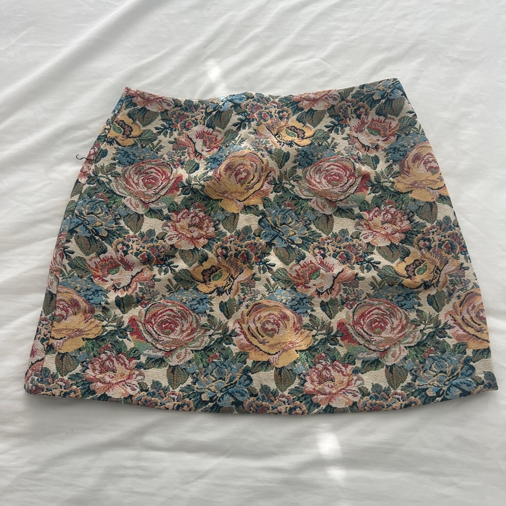 Floral mini skirt